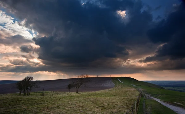 Wspaniałe sceny na skarpie wiejski krajobraz z bea — Zdjęcie stockowe