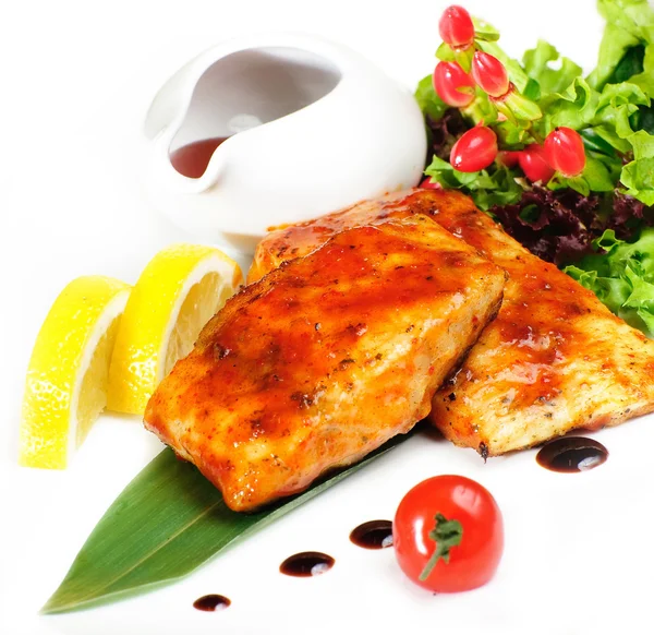 A slice of fish with lemon — Stock Photo, Image