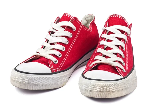Винтажные красные туфли на белом фоне — стоковое фото
