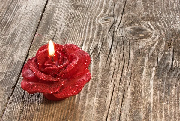 Rode roos gevormde kaars — Stockfoto