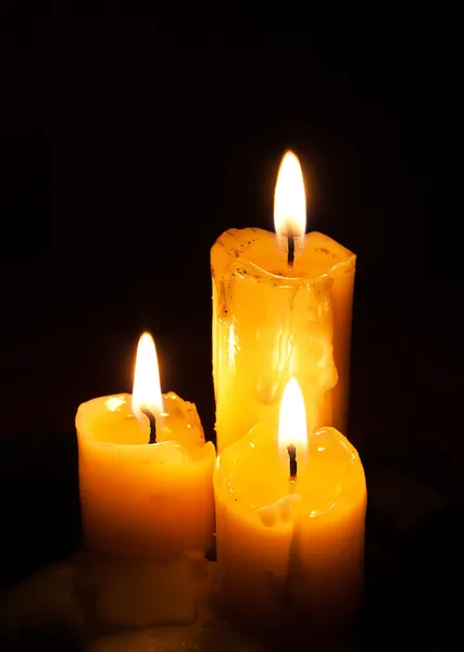Tři staré bílé svíčky — Stock fotografie