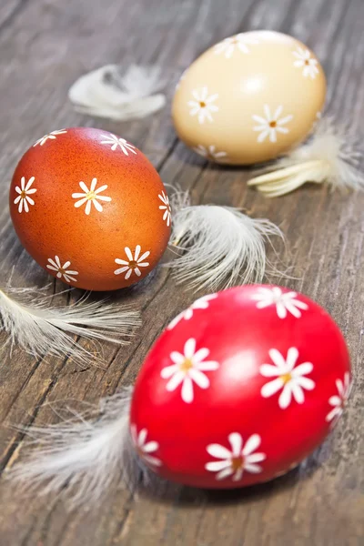 Üç boyalı Paskalya yortusu yumurta — Stok fotoğraf