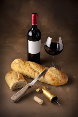 şarap, peynir ve ekmek natürmort