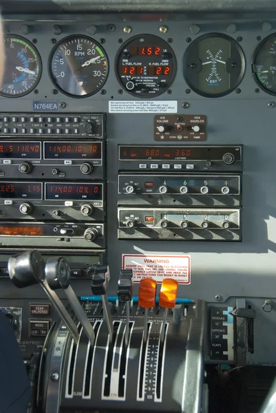 飛行機のコックピットの計器 — ストック写真