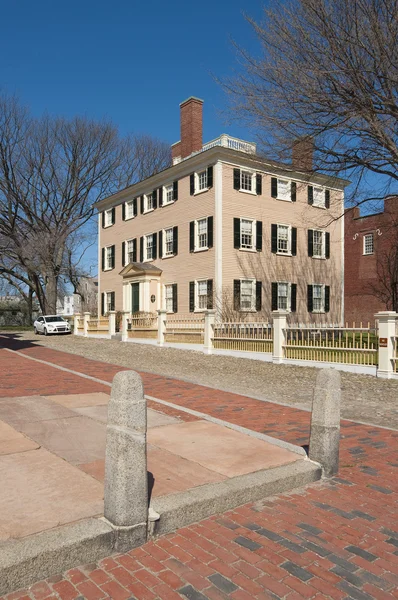 Colonial house — Stock Photo, Image