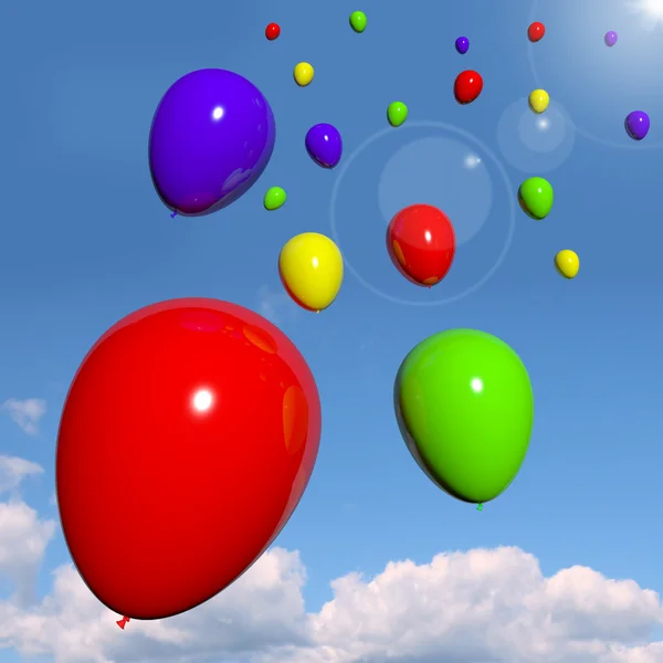 Palloncini variopinti festivi nel cielo per la celebrazione di compleanno — Foto Stock