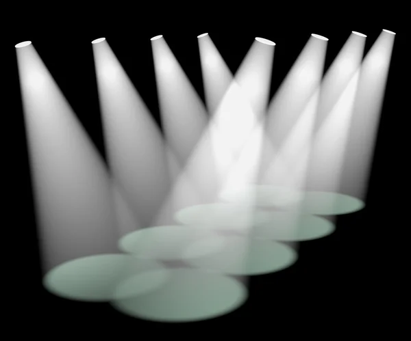 Вісім білих прожекторів в ряд на сцені для підсвічування продукції — стокове фото