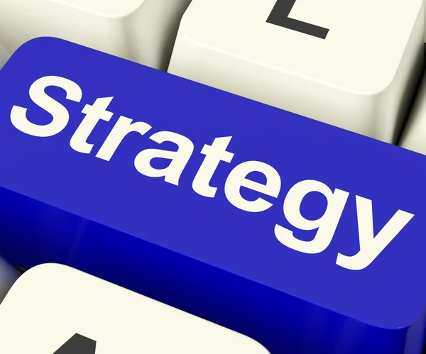 Strategie-Computer Schlüssel für Unternehmenslösungen oder Ziele — Stockfoto