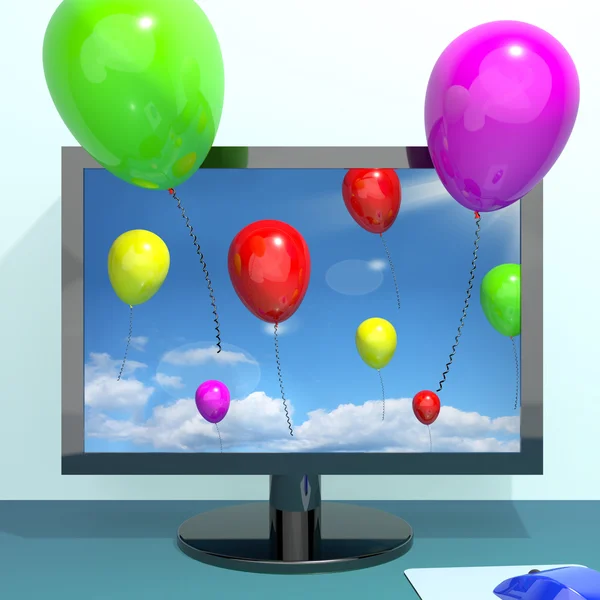 Festlich bunte Luftballons am Himmel und kommen aus dem Bildschirm. — Stockfoto