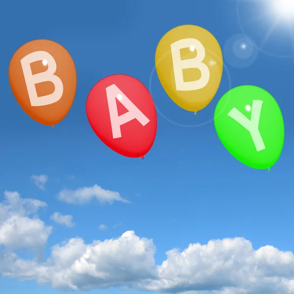 婴儿气球在天空显示新生儿养育子女或孕产 — 图库照片