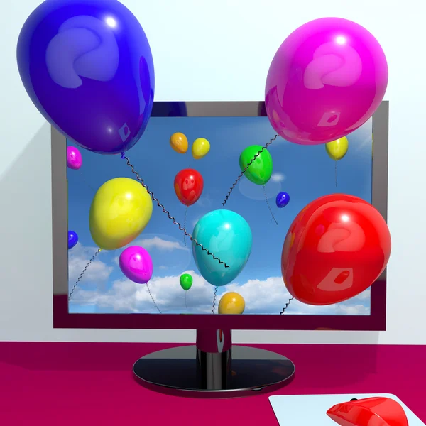 Balony v nebi a vychází z obrazovky pro online pozdrav — Stock fotografie