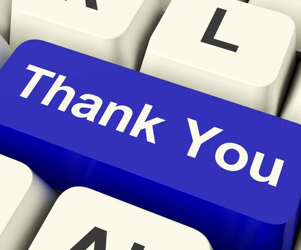 Clé d'ordinateur de remerciement comme message de remerciement en ligne — Photo