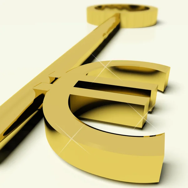 Κλειδί με το σύμβολο του ευρώ ως σύμβολο για τα χρήματα ή την περιουσία — Φωτογραφία Αρχείου