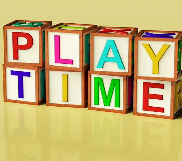 Kinderen blokken spelling speeltijd als symbool voor plezier en school — Stockfoto