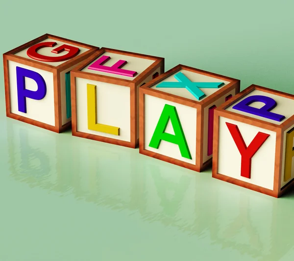 Los bloques de niños ortografía jugar como símbolo de diversión y la escuela — Foto de Stock