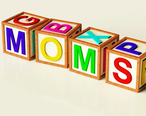Crianças bloqueiam mães ortográficas como símbolo para a maternidade e a paternidade — Fotografia de Stock