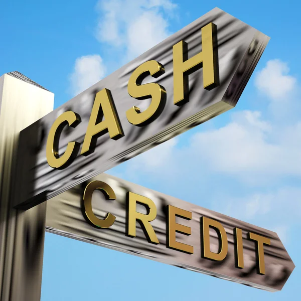 Dinheiro ou instruções de crédito em um Signpost — Fotografia de Stock