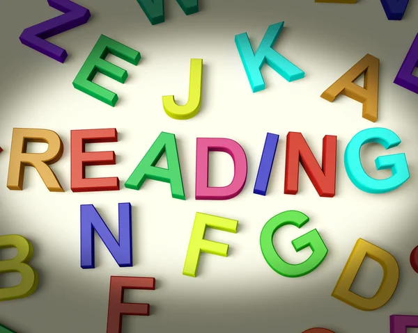 Läsning skriven i plast barn bokstäver — Stockfoto