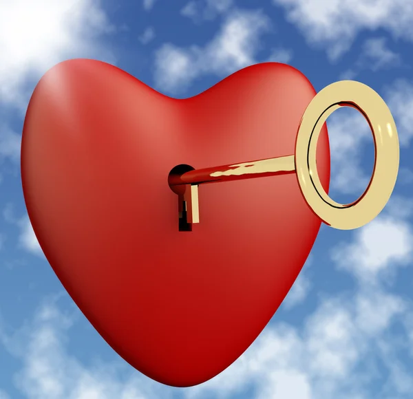 Hjärta med nyckel och himmel bakgrund visar kärlek romantik och Valenti — Stockfoto