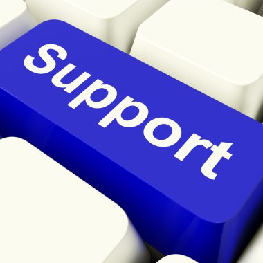 Yardım ve destek gösteren mavi bilgisayar anahtar desteği