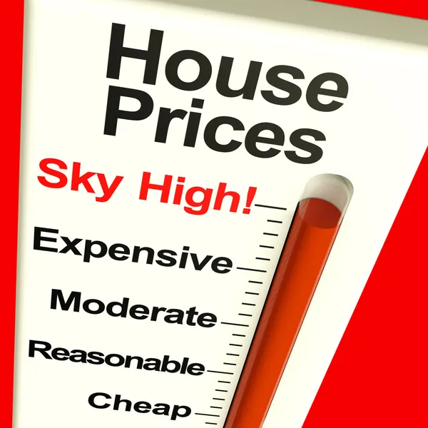 Hus priserna höga monitor visar dyra räntekostnader — Stockfoto