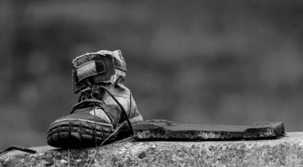 Um sapato no chão — Fotografia de Stock