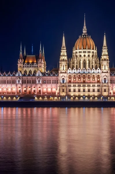Photo of the hungarian parlament — Stock Photo, Image
