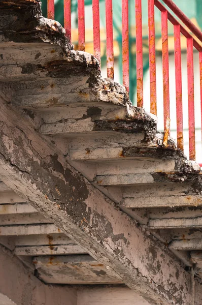 Tehlikeli merdiven portre — Stok fotoğraf