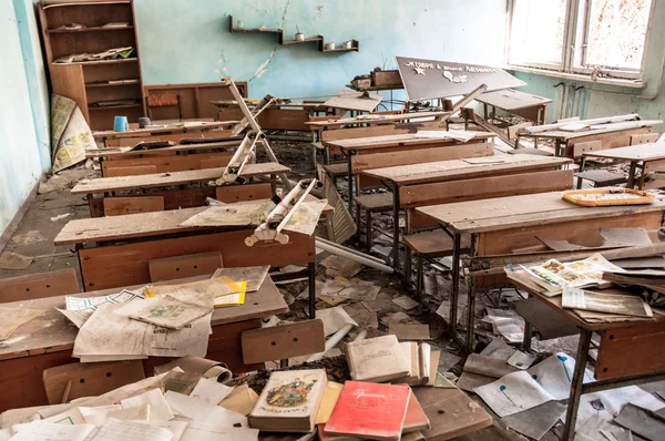 Abandoned school in Chernobyl 2012 March 14 — Stock Photo, Image