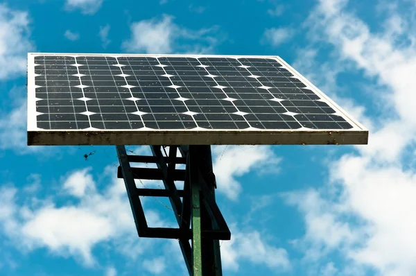 Solar energy panels looking towards the sky — Stock Photo, Image