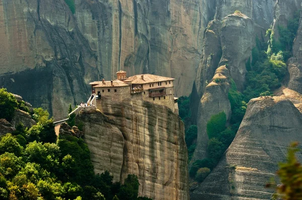Steingebäude auf einem Berg erbaut — Stockfoto