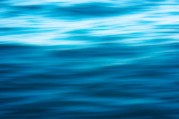Bella superficie d'acqua blu come sfondo texture — Foto Stock
