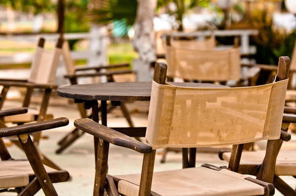 Stół i krzesła w restauracji — Zdjęcie stockowe
