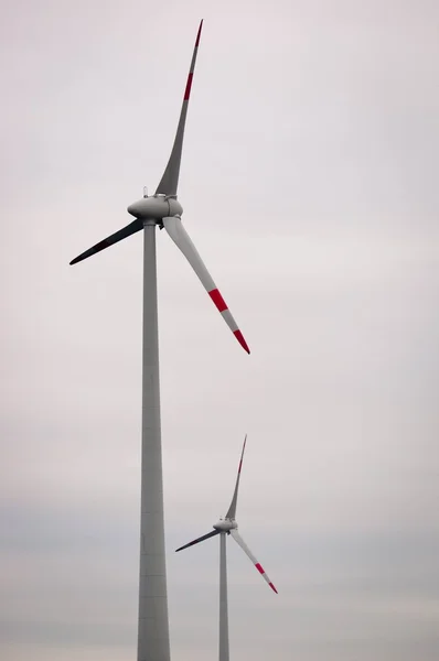 Luftar turbinen mot himlen — Stockfoto