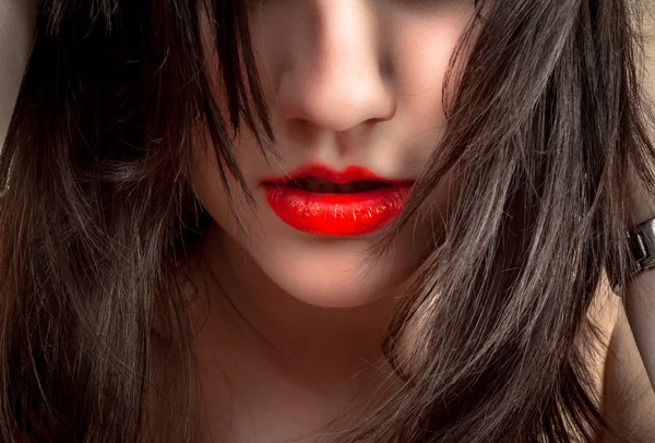 Mädchen mit roten Lippen — Stockfoto