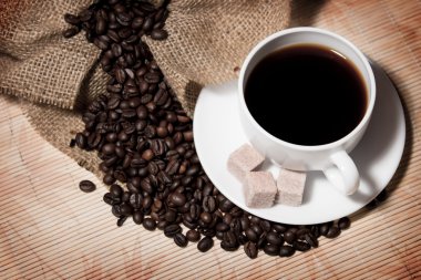 ? offee fasulye ve bir fincan