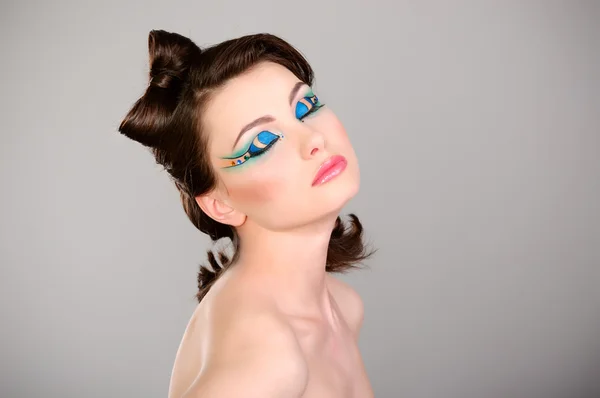Mladá krásná žena make-up — Stock fotografie