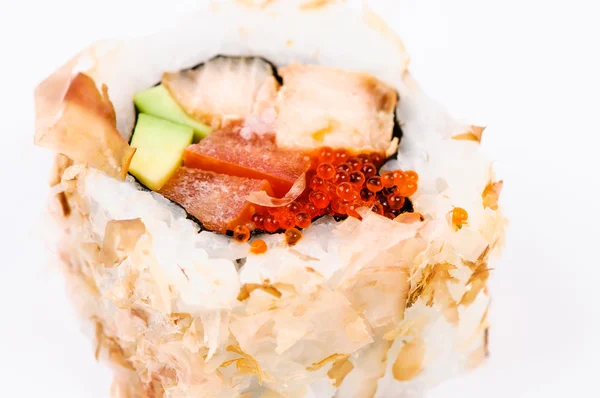 Sushi s avokádem, ryb a červeným kaviárem — Stock fotografie