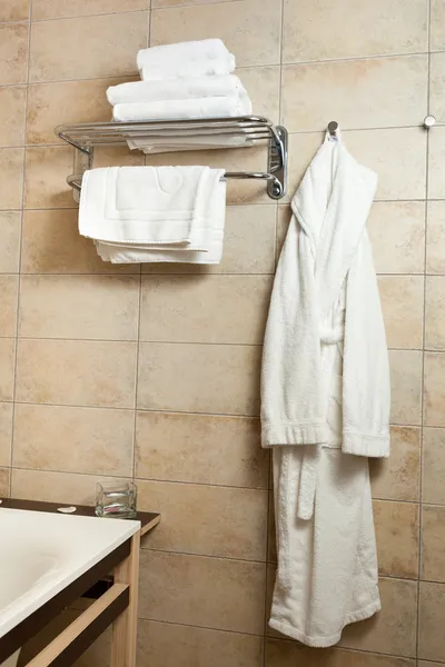 Toalhas e roupões de banho — Fotografia de Stock