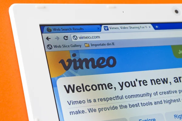 Vimeo enthüllt Design-Überarbeitung, die eine Herausforderung für youtube darstellt — Stockfoto