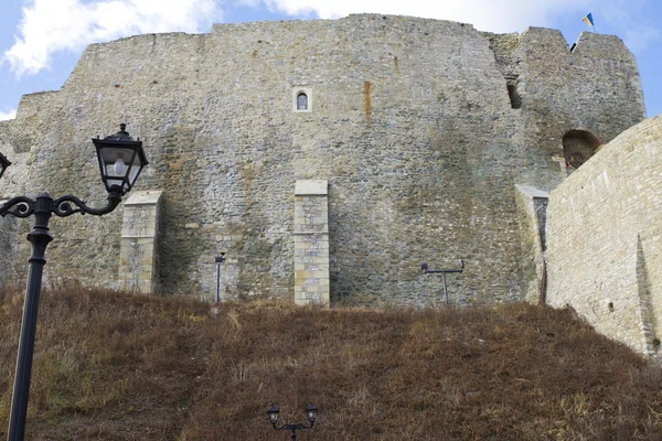 Ruinas de un viejo castillo — Foto de Stock