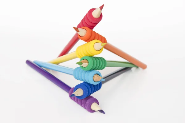 Tužky, které jsou uspořádány v pořadí barev duhy — Stock fotografie