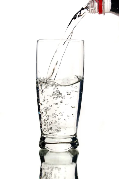 Ett glas mineralvatten — Stockfoto