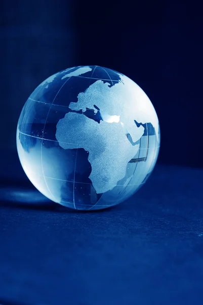 Blått glas globe högupplöst bild — Stockfoto