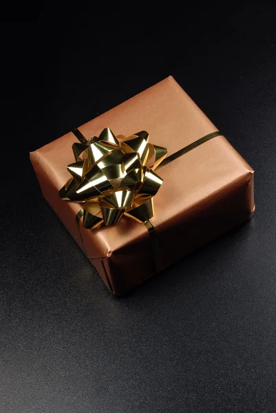 A single gift box — Stock Photo, Image