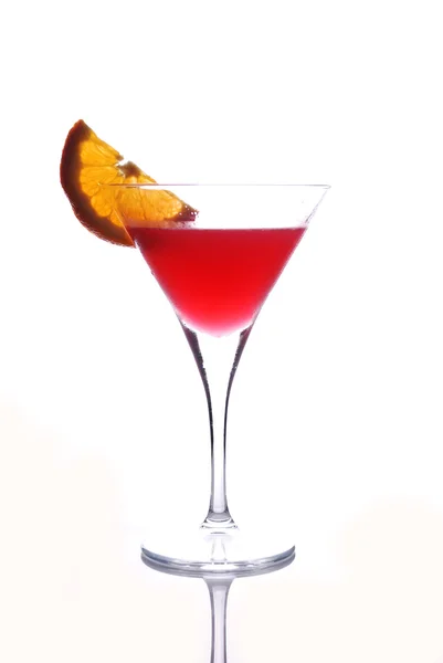 Boisson rouge en verre de martini — Photo