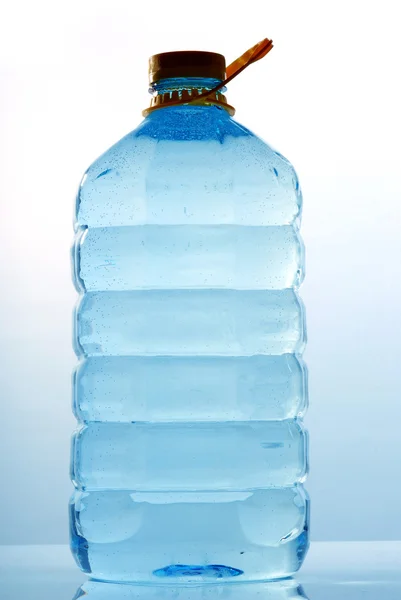 Flasche Mineralwasser — Stockfoto
