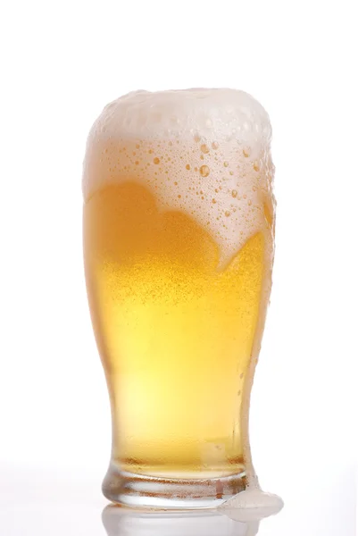 Glas Bier in Großaufnahme — Stockfoto