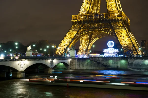 De Eiffelturm — Stockfoto