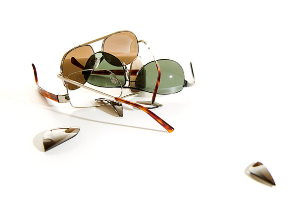 В солнечных очках. Copyspace
